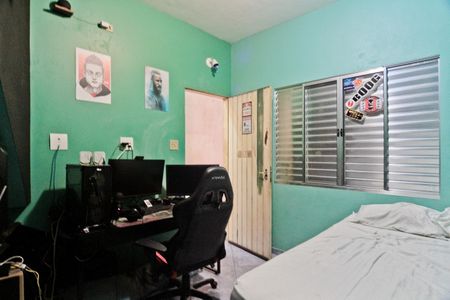 Casa à venda com 315m², 5 quartos e 4 vagasEdícula - quarto 1