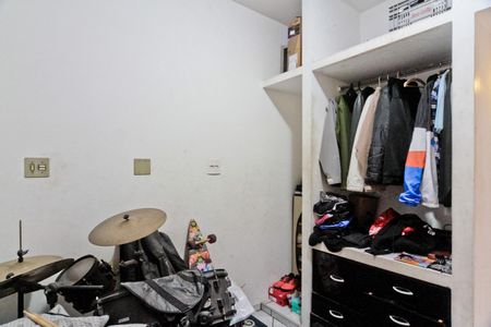 Casa à venda com 315m², 5 quartos e 4 vagasEdícula - quarto 2