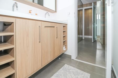Apartamento à venda com 127m², 3 quartos e 2 vagas Apartamento à venda com 127m², 3 quartos e 2 vagasBanheiro da Suíte 1