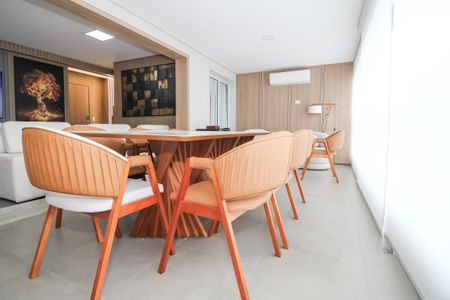 Apartamento à venda com 127m², 3 quartos e 2 vagas Apartamento à venda com 127m², 3 quartos e 2 vagasVaranda