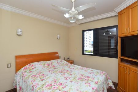 Apartamento à venda com 157m², 3 quartos e 3 vagas Apartamento à venda com 157m², 3 quartos e 3 vagasQuarto 2 Suíte