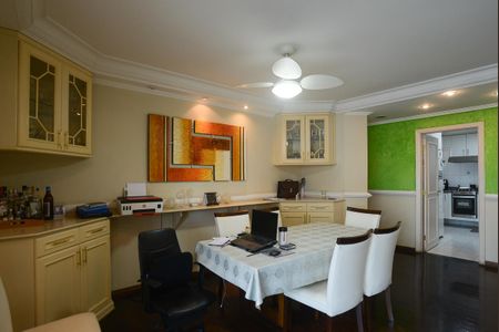 Sala de apartamento à venda com 3 quartos, 157m² em Perdizes, São Paulo