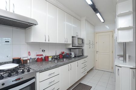 Apartamento à venda com 157m², 3 quartos e 3 vagas Apartamento à venda com 157m², 3 quartos e 3 vagasCozinha