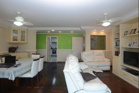 Apartamento à venda com 157m², 3 quartos e 3 vagas Apartamento à venda com 157m², 3 quartos e 3 vagasSala