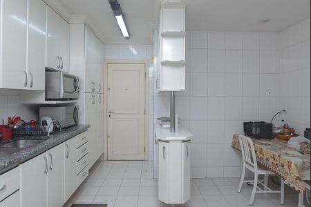 Apartamento à venda com 157m², 3 quartos e 3 vagas Apartamento à venda com 157m², 3 quartos e 3 vagasCozinha
