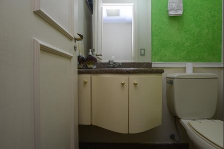 Apartamento à venda com 157m², 3 quartos e 3 vagas Apartamento à venda com 157m², 3 quartos e 3 vagasLavabo