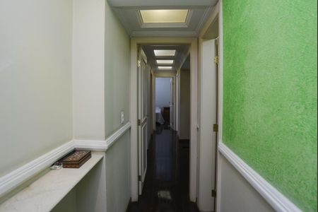 Apartamento à venda com 157m², 3 quartos e 3 vagas Apartamento à venda com 157m², 3 quartos e 3 vagasCorredor