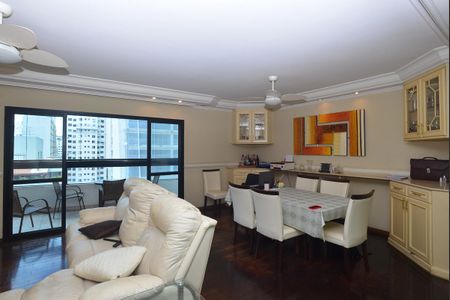 Apartamento à venda com 157m², 3 quartos e 3 vagas Apartamento à venda com 157m², 3 quartos e 3 vagasSala