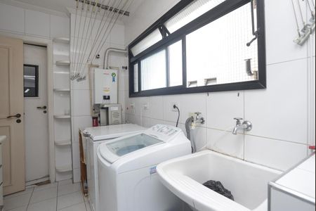 Apartamento à venda com 157m², 3 quartos e 3 vagas Apartamento à venda com 157m², 3 quartos e 3 vagasÁrea de Serviço