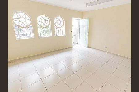 Casa à venda com 250m², 4 quartos e 6 vagasSala