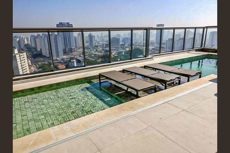 Apartamento à venda com 139m², 3 quartos e 2 vagas Apartamento à venda com 139m², 3 quartos e 2 vagasÁrea comum - Piscina