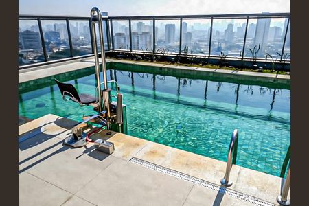 Apartamento à venda com 139m², 3 quartos e 2 vagas Apartamento à venda com 139m², 3 quartos e 2 vagasÁrea comum - Piscina