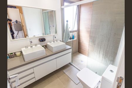 Apartamento à venda com 139m², 3 quartos e 2 vagas Apartamento à venda com 139m², 3 quartos e 2 vagasBanheiro da Suíte 1
