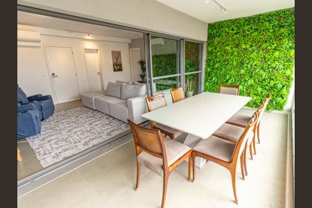 Apartamento à venda com 139m², 3 quartos e 2 vagas Apartamento à venda com 139m², 3 quartos e 2 vagasVaranda