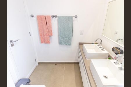 Apartamento à venda com 139m², 3 quartos e 2 vagas Apartamento à venda com 139m², 3 quartos e 2 vagasBanheiro da Suíte 1