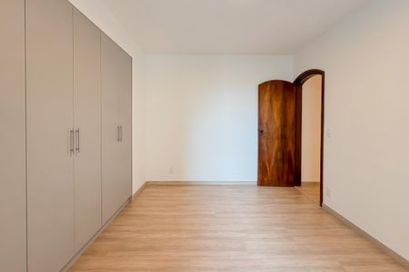 Apartamento à venda com 105m², 3 quartos e 2 vagasQuarto 1