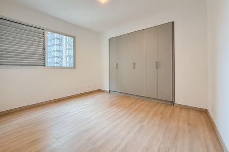 Apartamento à venda com 105m², 3 quartos e 2 vagasQuarto 1