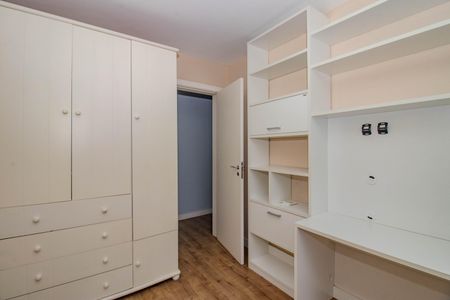 Quarto 1 de apartamento para alugar com 2 quartos, 57m² em Jardim Carvalho, Porto Alegre