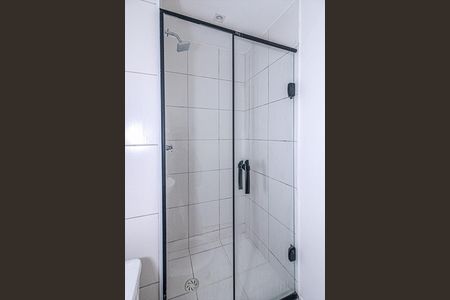 banheiro social_3 de apartamento para alugar com 2 quartos, 43m² em Jardim Imperador (zona Sul), São Paulo