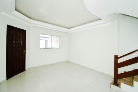 Sala de casa para alugar com 4 quartos, 350m² em Jardim Vila Galvao, Guarulhos