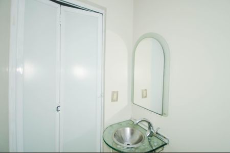 Casa à venda com 350m², 4 quartos e 2 vagasLavabo