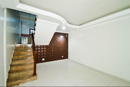 Sala de casa para alugar com 4 quartos, 350m² em Jardim Vila Galvao, Guarulhos