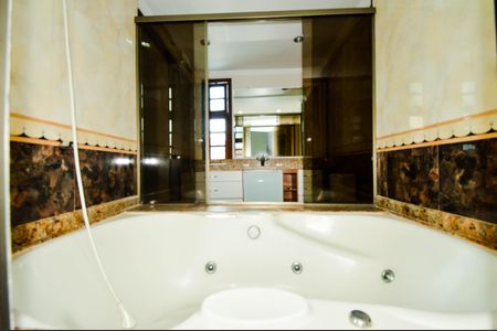 Banheiro da Suíte 1 de casa para alugar com 4 quartos, 350m² em Jardim Vila Galvao, Guarulhos