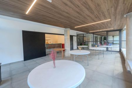 Apartamento para alugar com 36m², 2 quartos e sem vagaÁrea comum - Salão de festas