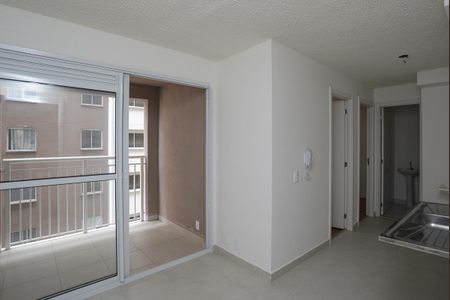 Apartamento para alugar com 2 quartos, 35m² em Parque Industrial Tomas Edson, São Paulo