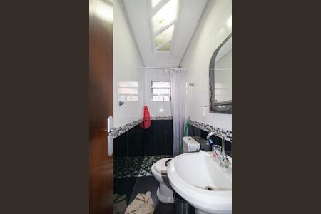 Casa à venda com 200m², 5 quartos e 2 vagasBanheiro da suíte