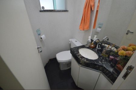 Casa à venda com 114m², 3 quartos e 4 vagas