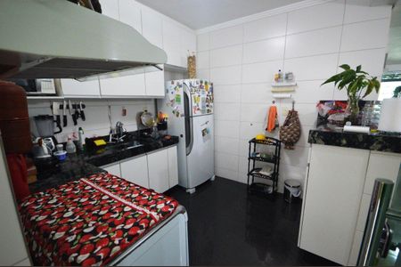 Casa à venda com 114m², 3 quartos e 4 vagas