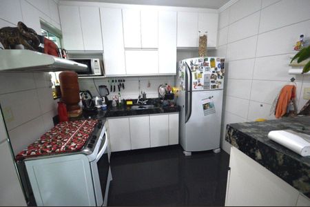 Casa à venda com 114m², 3 quartos e 4 vagas