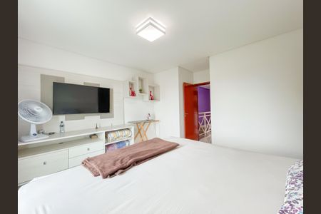 Casa à venda com 130m², 3 quartos e 5 vagasSuíte