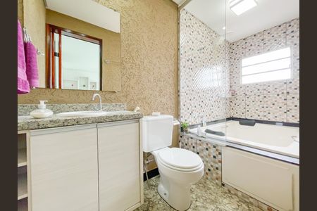 Casa à venda com 130m², 3 quartos e 5 vagasBanheiro da Suíte