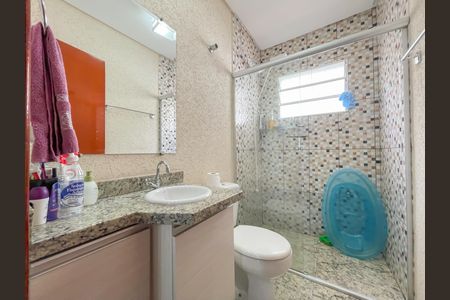 Casa à venda com 130m², 3 quartos e 5 vagasBanheiro 2