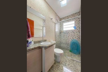 Casa à venda com 130m², 3 quartos e 5 vagasBanheiro 2