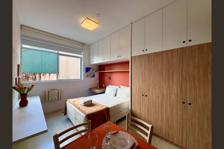 Quarto de apartamento à venda com 1 quarto, 30m² em Copacabana, Rio de Janeiro