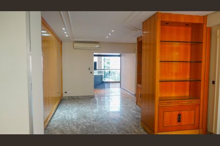 Apartamento para alugar com 330m², 3 quartos e 4 vagas