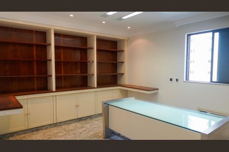 Apartamento para alugar com 330m², 3 quartos e 4 vagas