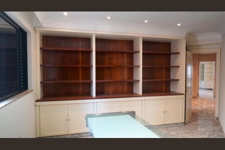 Apartamento para alugar com 330m², 3 quartos e 4 vagas