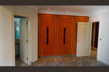 Apartamento para alugar com 330m², 3 quartos e 4 vagas