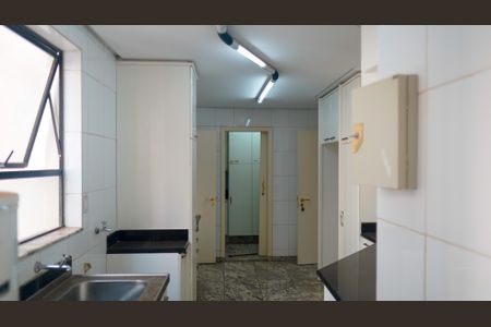 Apartamento para alugar com 330m², 3 quartos e 4 vagas