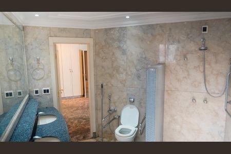 Apartamento para alugar com 330m², 3 quartos e 4 vagas