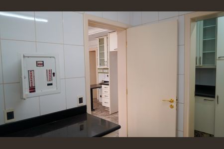 Apartamento para alugar com 330m², 3 quartos e 4 vagas