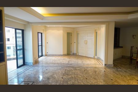 Apartamento para alugar com 330m², 3 quartos e 4 vagas