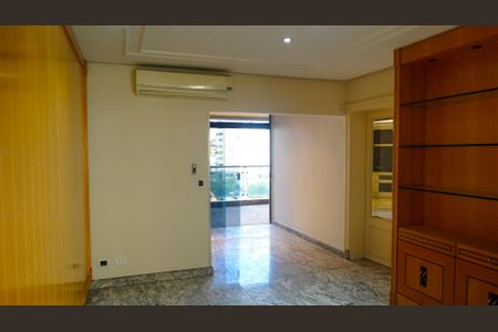 Apartamento para alugar com 330m², 3 quartos e 4 vagas