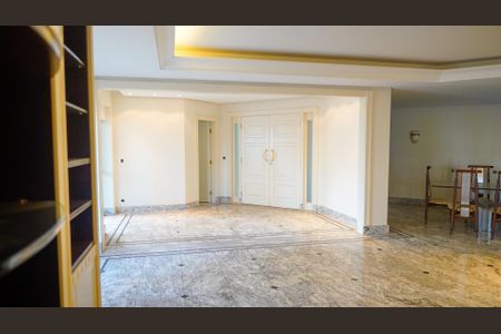 Apartamento para alugar com 330m², 3 quartos e 4 vagas