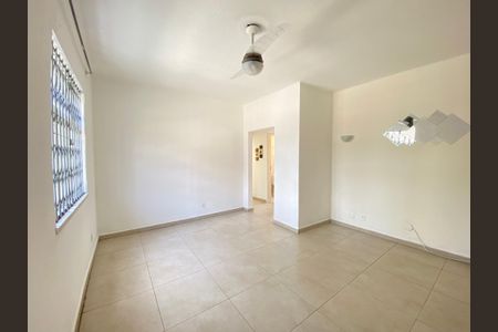 Sala de apartamento para alugar com 2 quartos, 62m² em Del Castilho, Rio de Janeiro