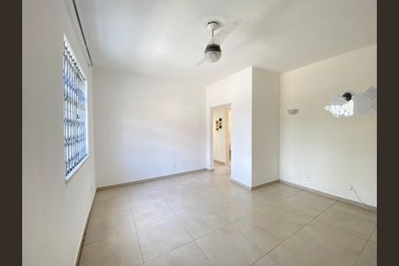 Sala de apartamento para alugar com 2 quartos, 62m² em Del Castilho, Rio de Janeiro